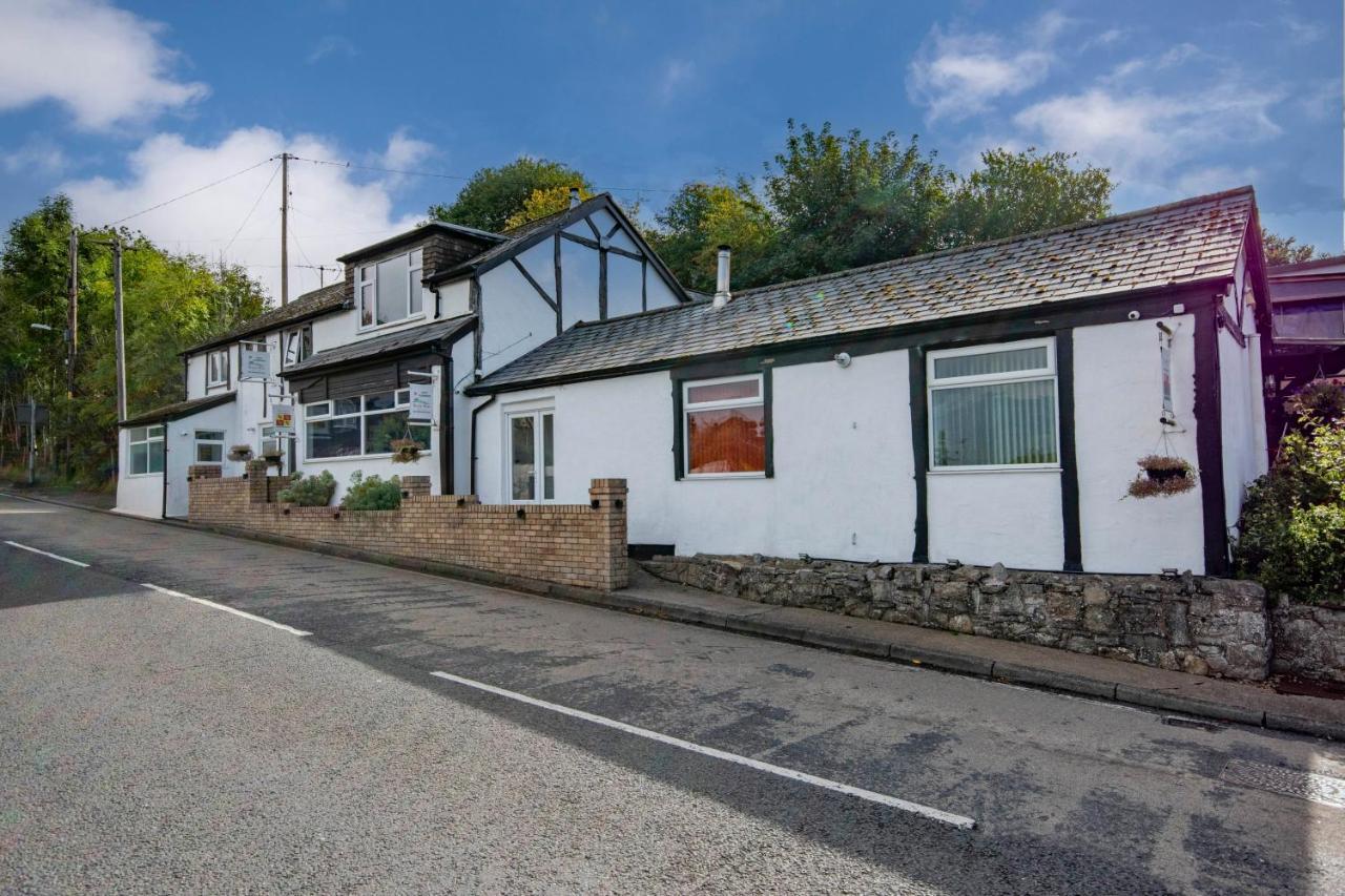Welsh Row House Apartment Llandegla ภายนอก รูปภาพ