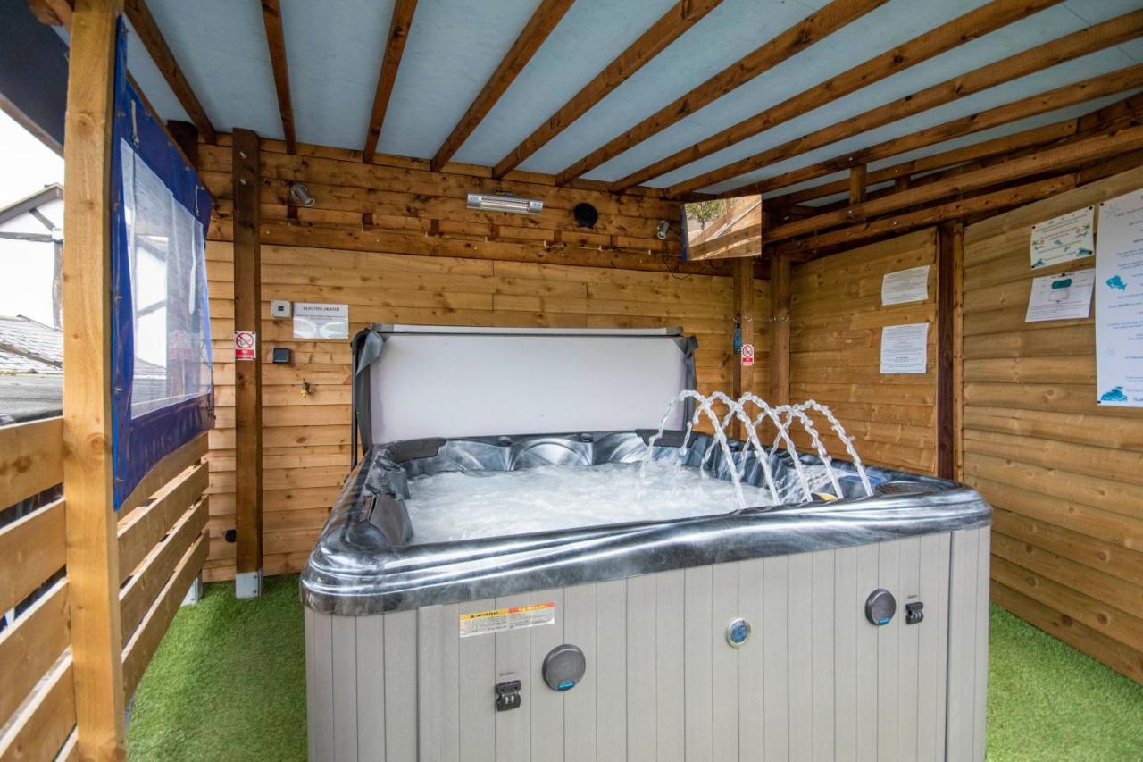 Welsh Row House Apartment Llandegla ภายนอก รูปภาพ