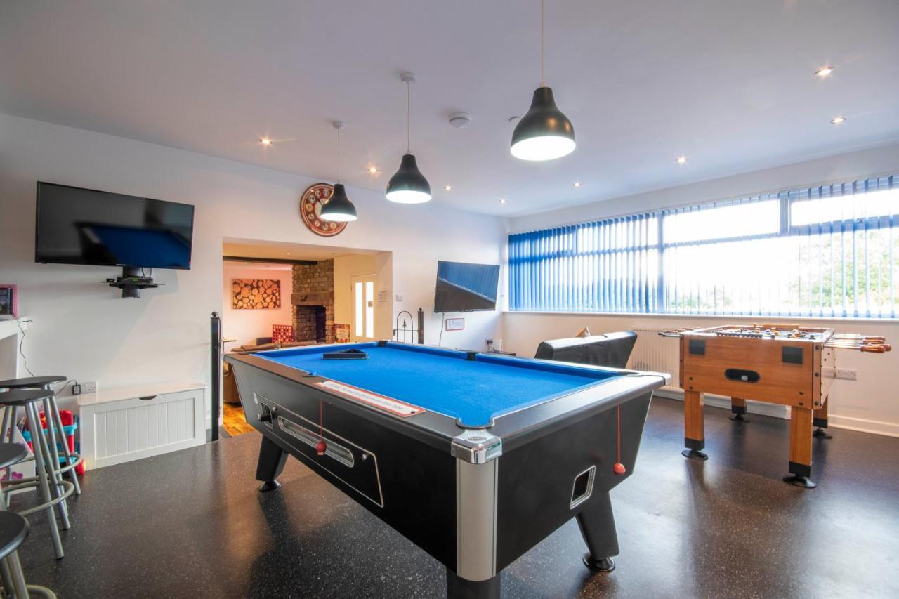 Welsh Row House Apartment Llandegla ภายนอก รูปภาพ