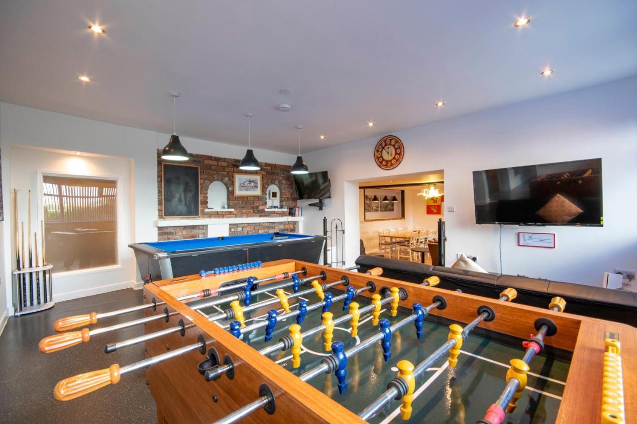 Welsh Row House Apartment Llandegla ภายนอก รูปภาพ