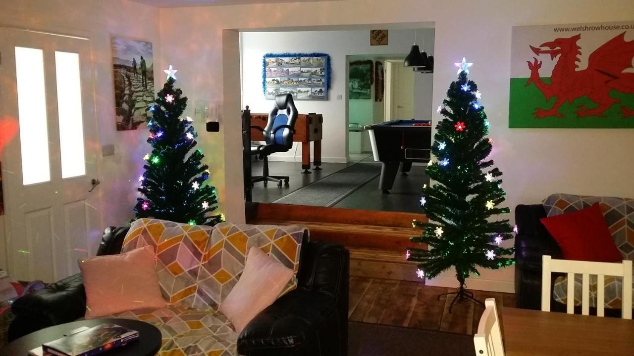 Welsh Row House Apartment Llandegla ภายนอก รูปภาพ