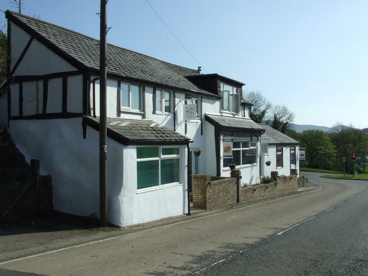 Welsh Row House Apartment Llandegla ภายนอก รูปภาพ