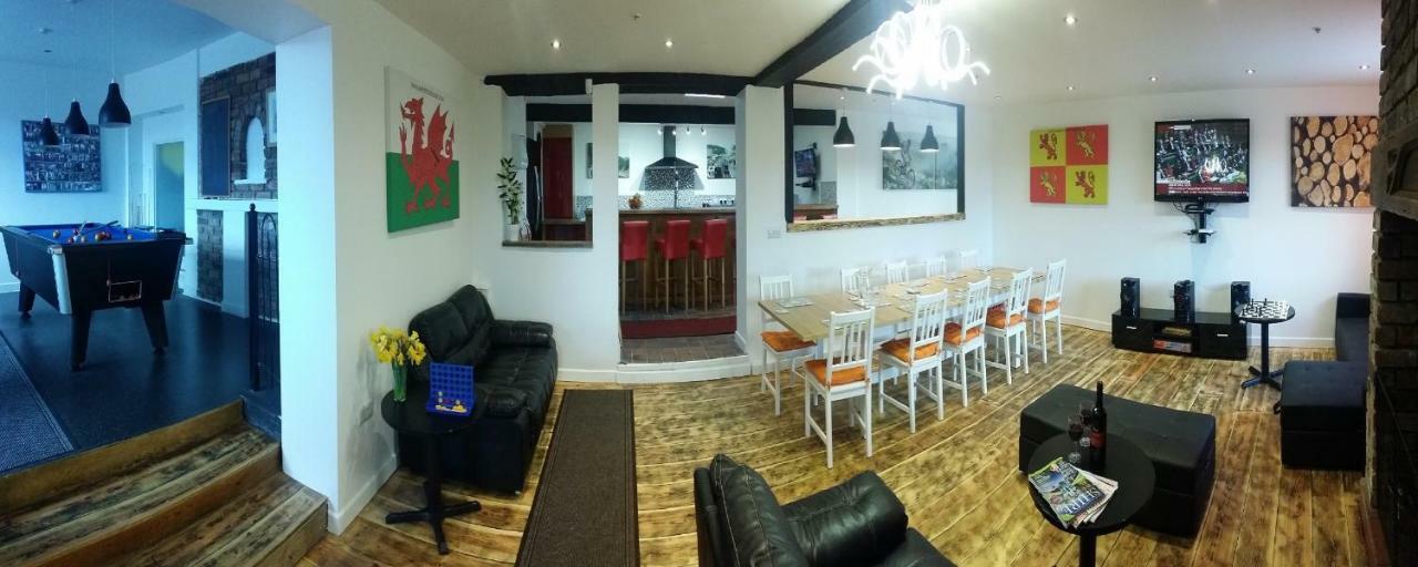 Welsh Row House Apartment Llandegla ภายนอก รูปภาพ