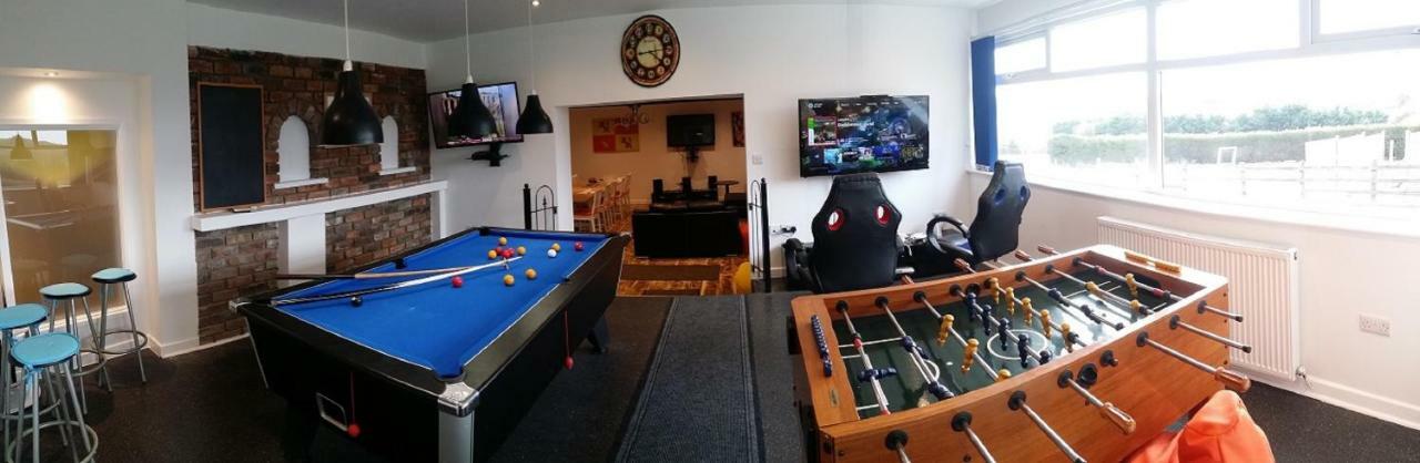 Welsh Row House Apartment Llandegla ภายนอก รูปภาพ
